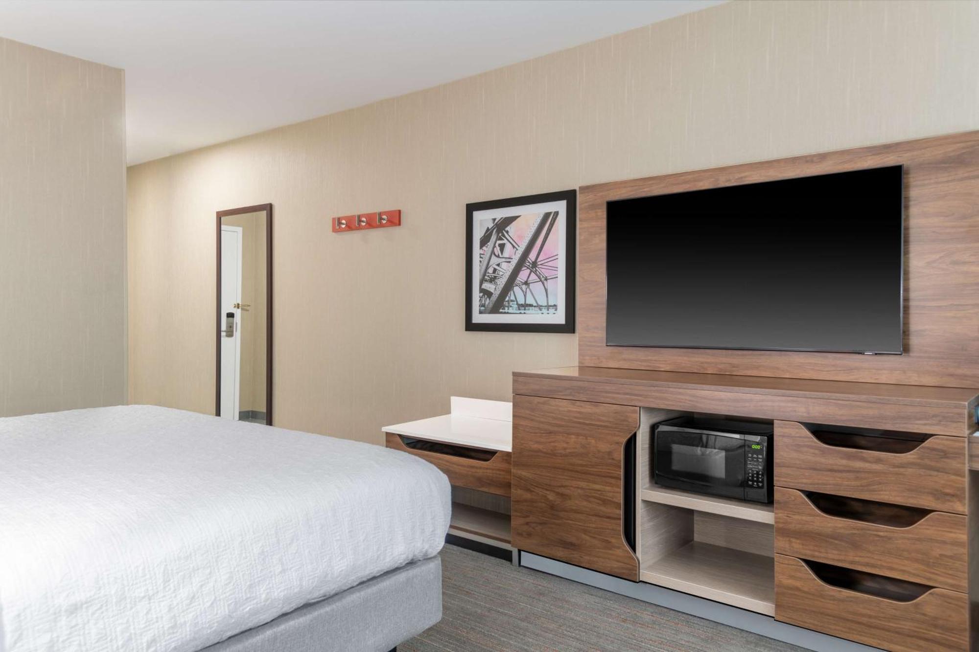 Hampton & Sacramento-auburn Boulevard 3*