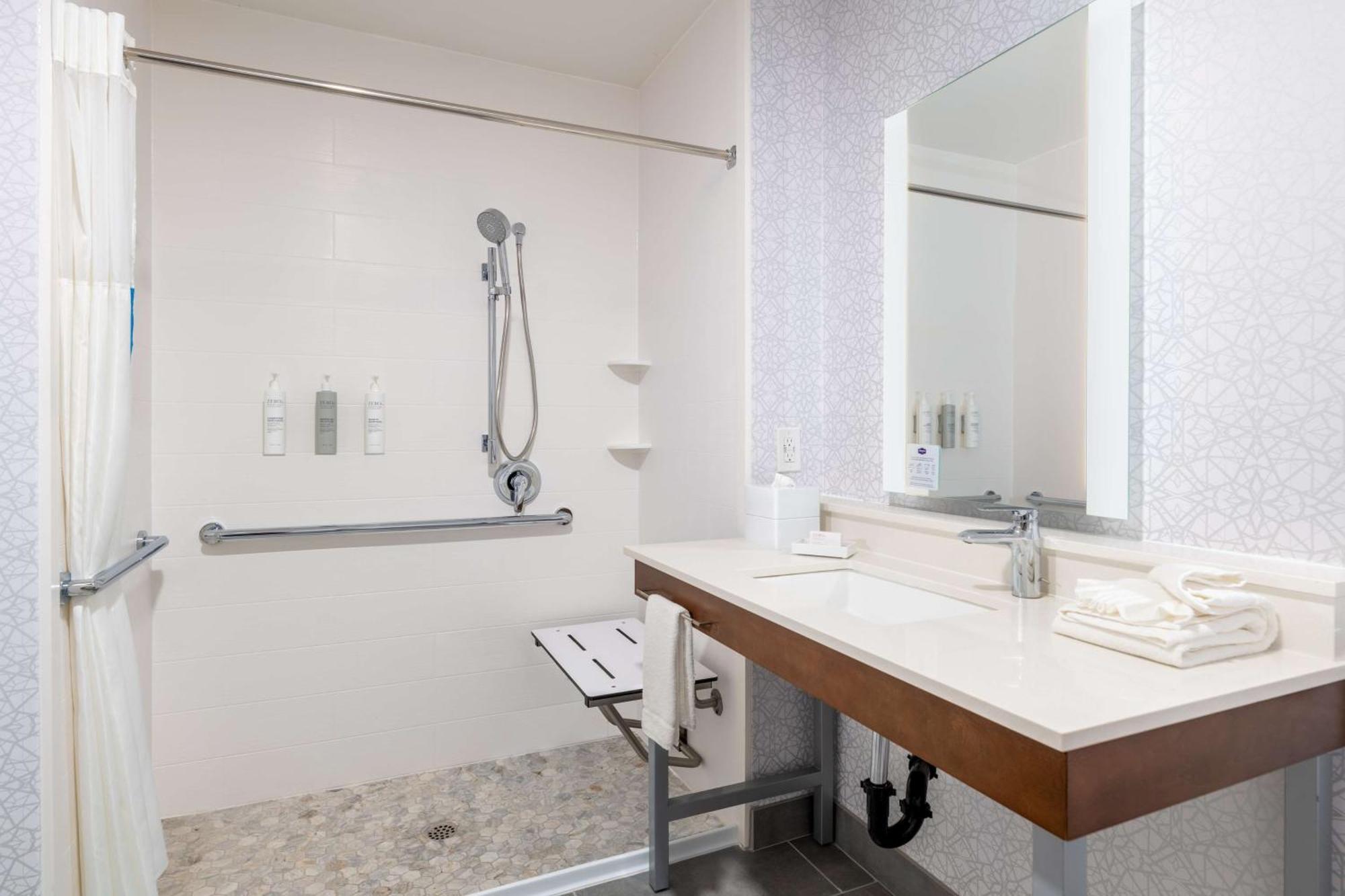 Hampton & Sacramento-auburn Boulevard Hotel 3*