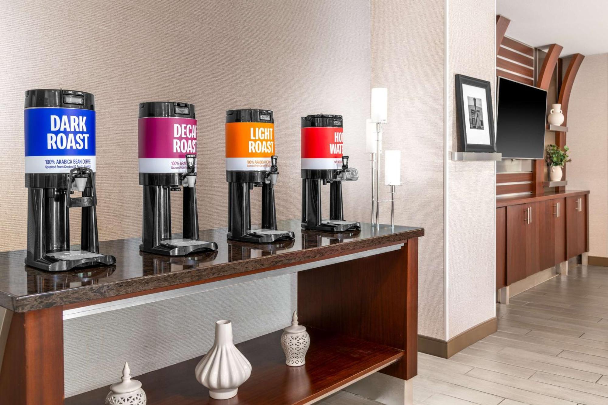 Hampton & Sacramento-auburn Boulevard Hotel 3*