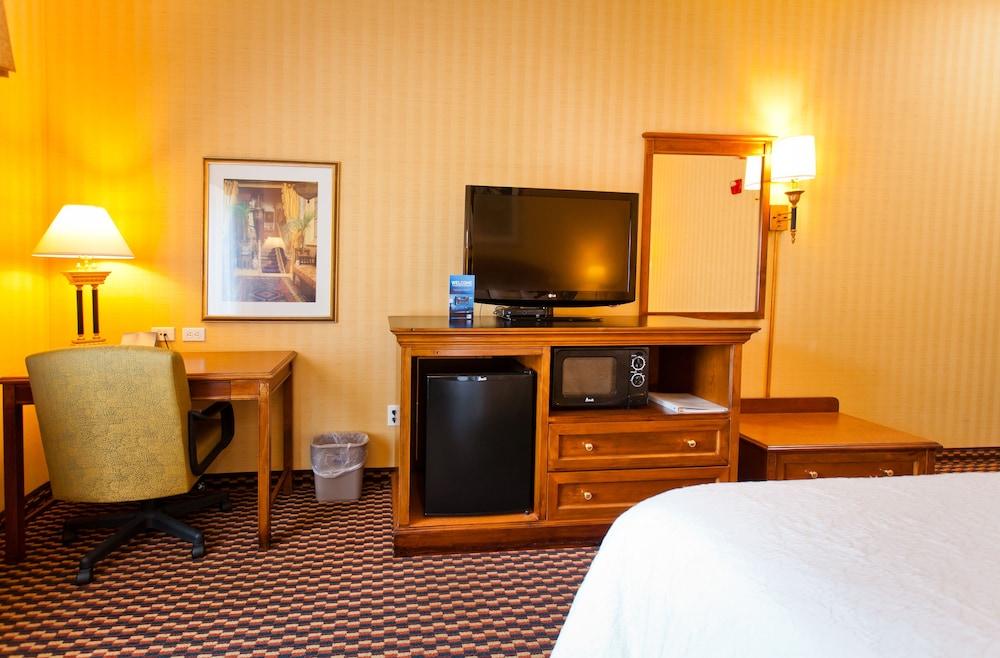 Hampton & Sacramento-auburn Boulevard 3*